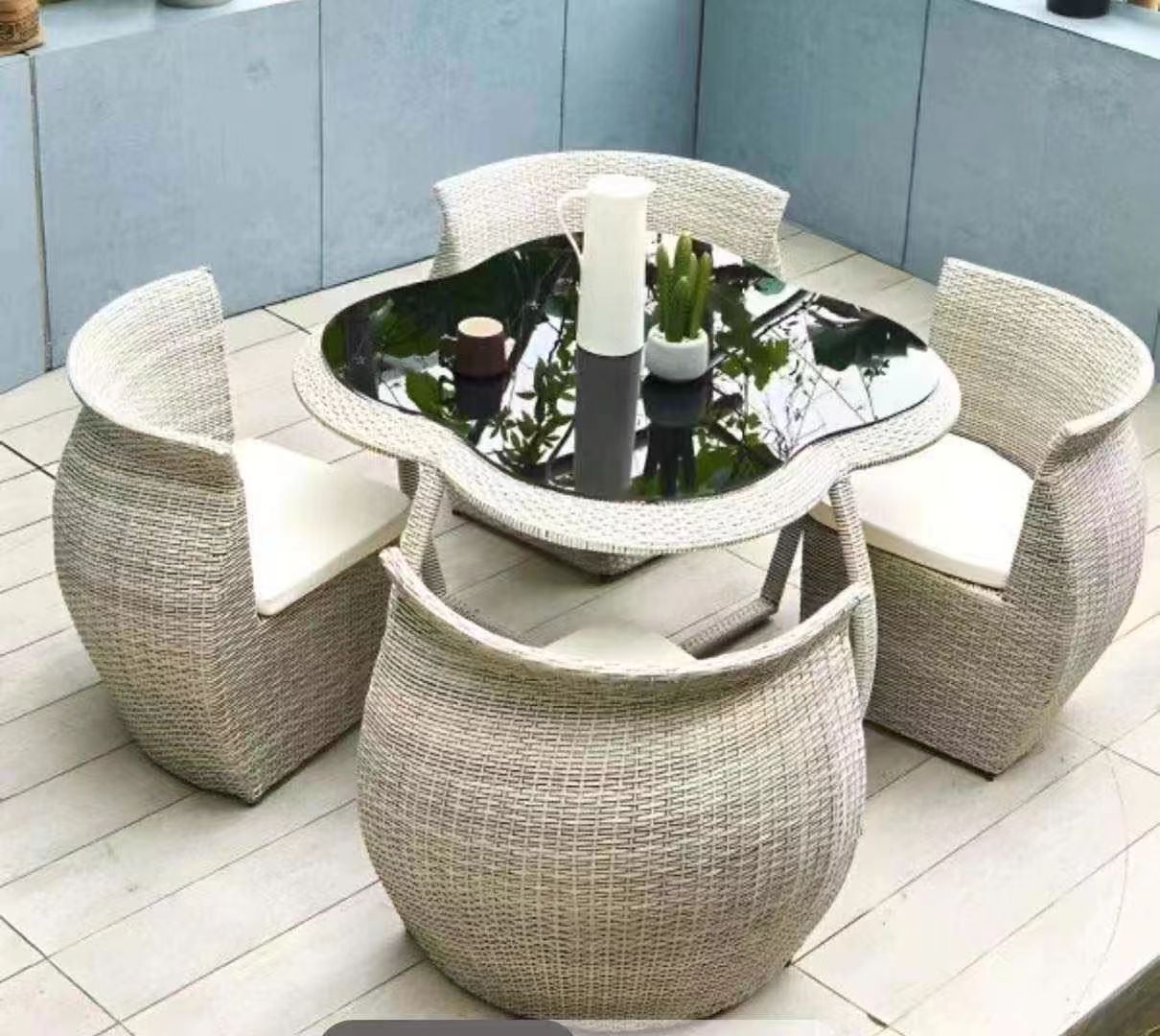 Outdoor Furniture Luxury - Set da Pranzo per Piccola Terrazza,